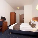 Atrium Charlottenburg 3*
