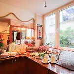 Atrium Charlottenburg Otel 3*