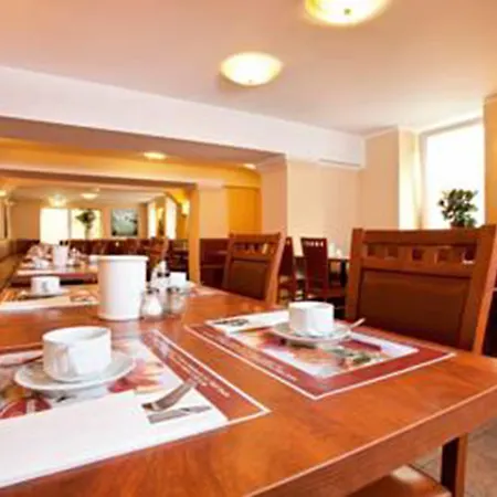 Atrium Charlottenburg 3*