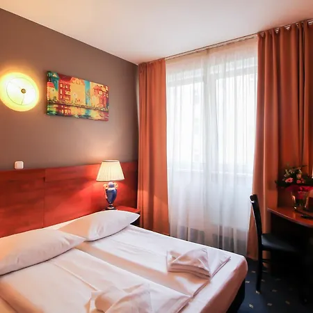 Hotel Atrium Charlottenburg 3*