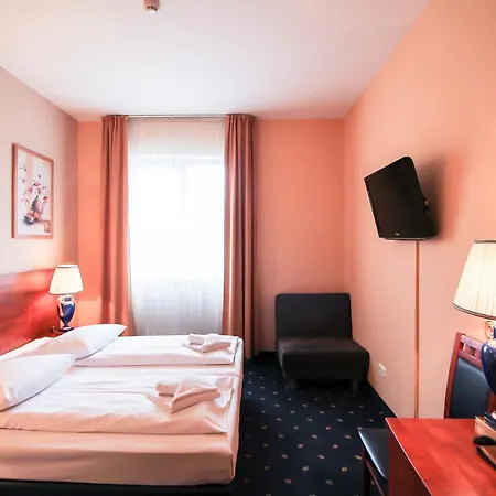 Hotel Atrium Charlottenburg 3*