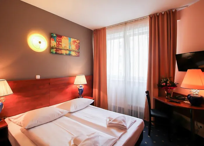 Hotel Atrium Charlottenburg 3*